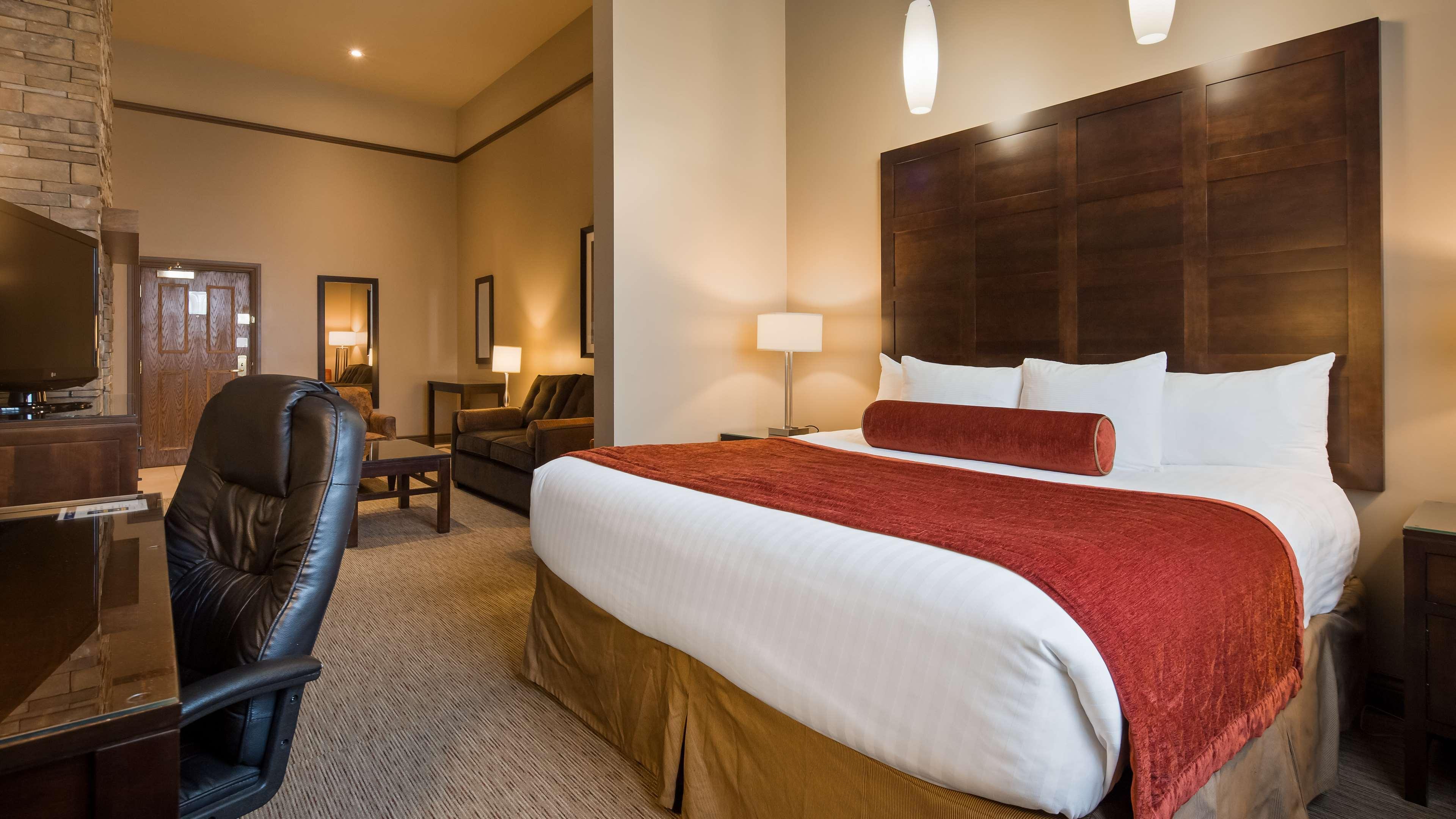 Hotel Western Parkway & Conference Centre