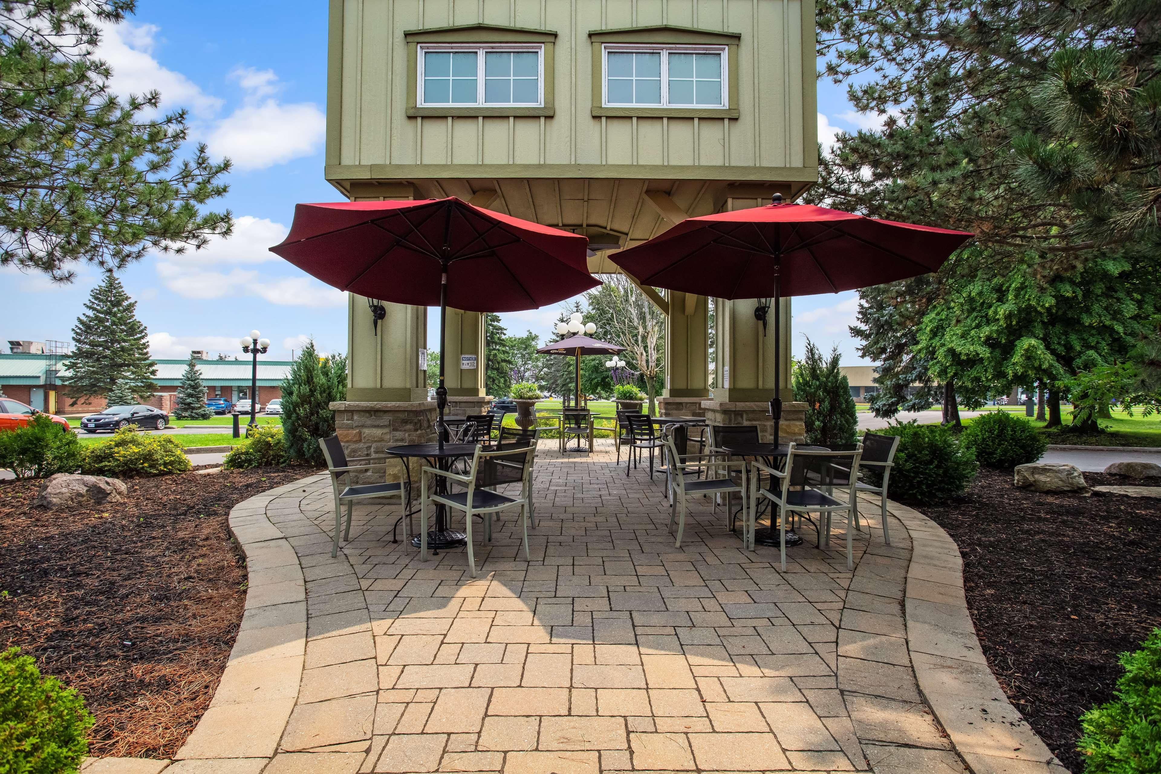 Western Parkway & Conference Centre Hotel 3*