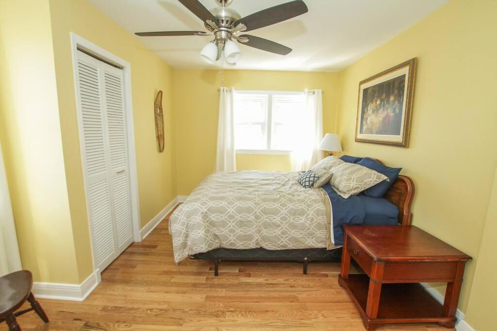 Homey Single Family On Old Orchard Casa de férias *