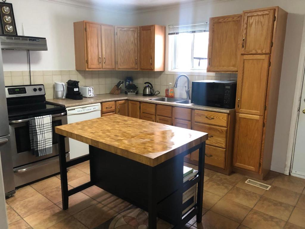 Entire 2-bedroom Apartamento Cornwall