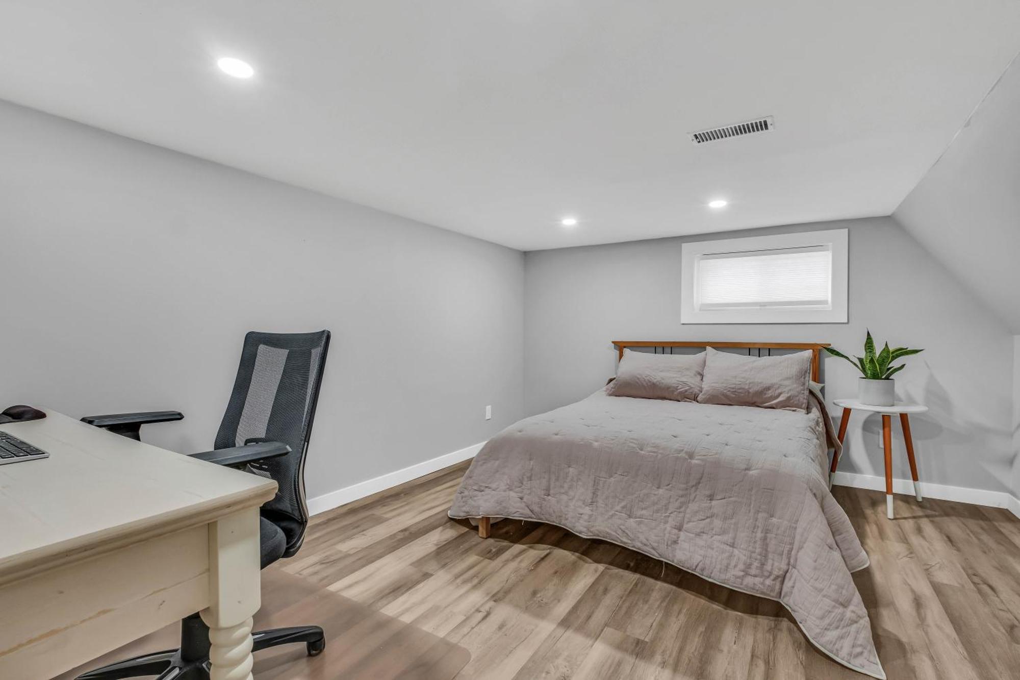 Cozy 4 Bedroom In *