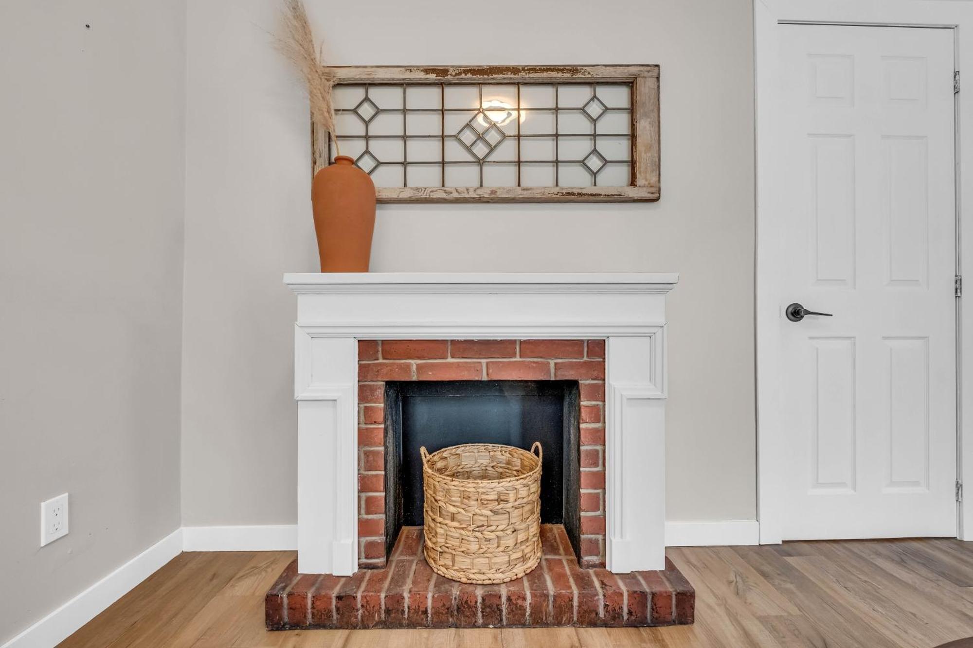 Cozy 4 Bedroom In *