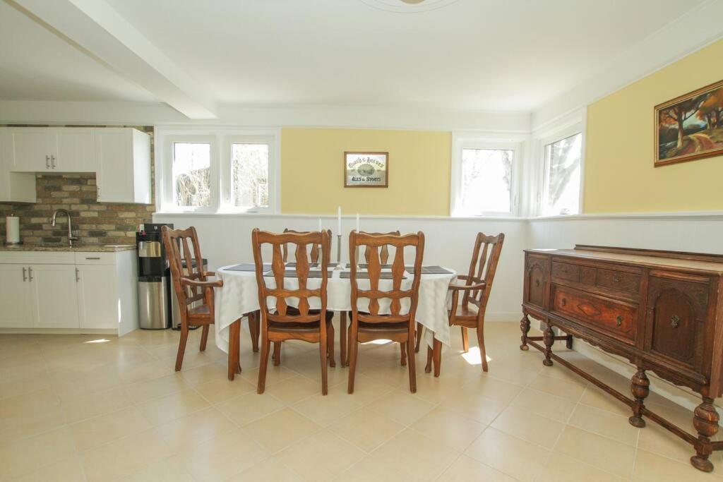Homey Single Family On Old Orchard * Cornwall
