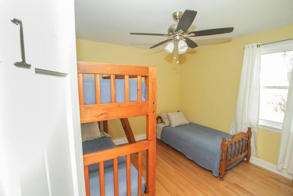 Homey Single Family On Old Orchard Cornwall