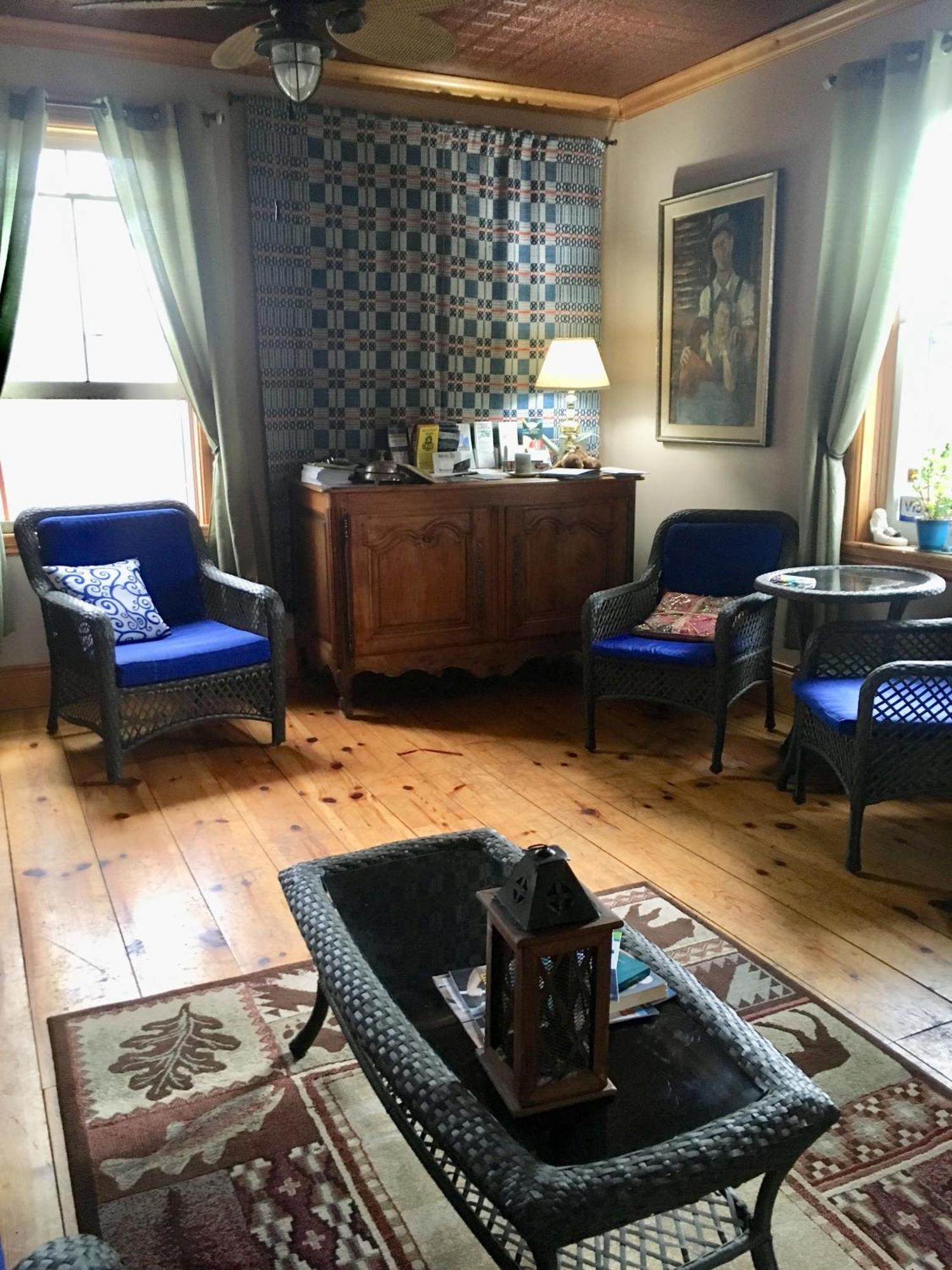Chesley's Inn