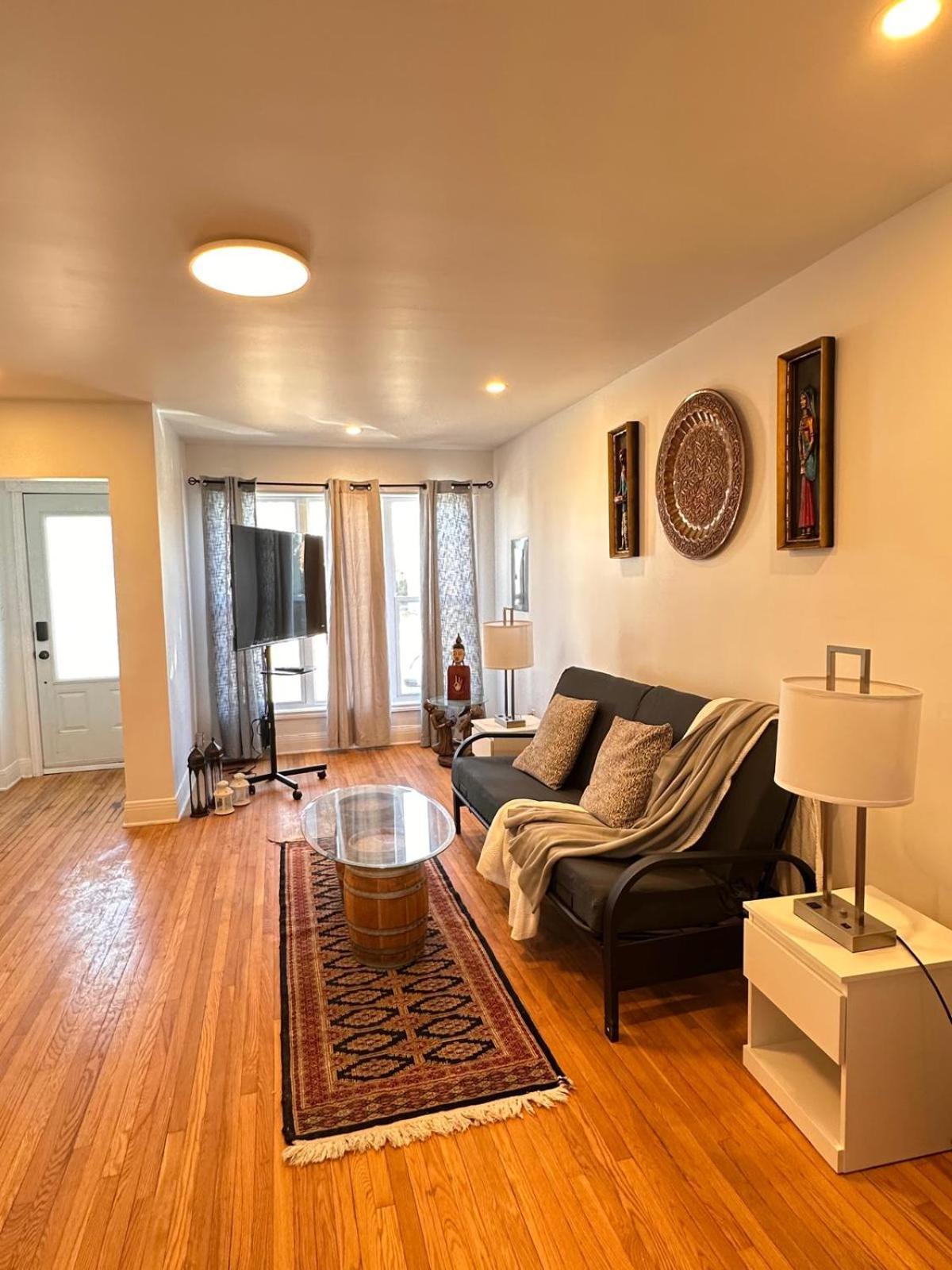 Charming & Cozy Family Near Plaza, Movie Hall Cornwall