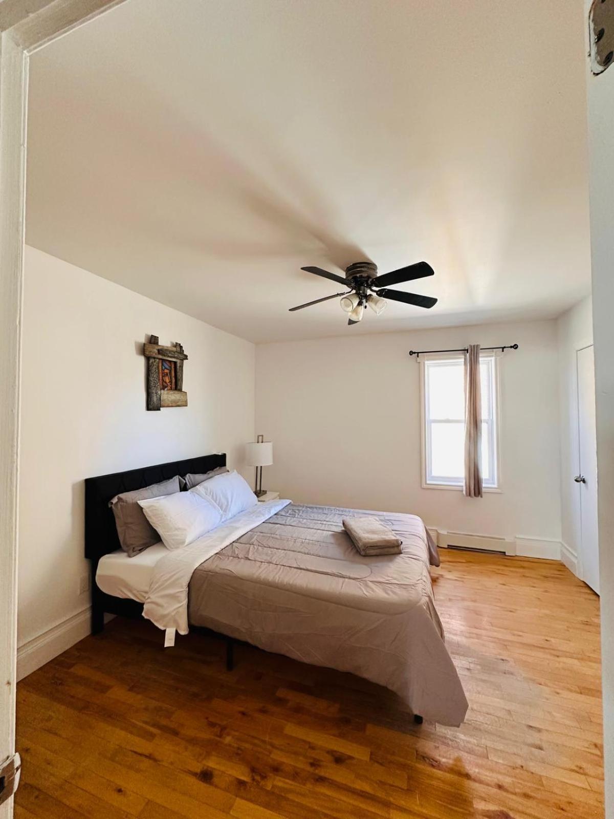 Charming & Cozy Family Near Plaza, Movie Hall Apartamento